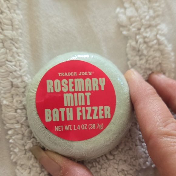 Trader Joe'S Other - Trader Joe's Rosemary Mint Bath Fizzer - Green NIP